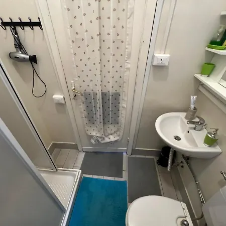 Piazza Della Vittoria Bed & Breakfast Genoa