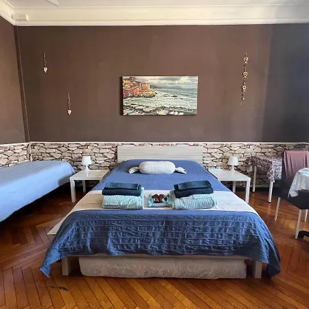 Piazza Della Vittoria Cenova