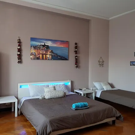 Piazza Della Vittoria 3*